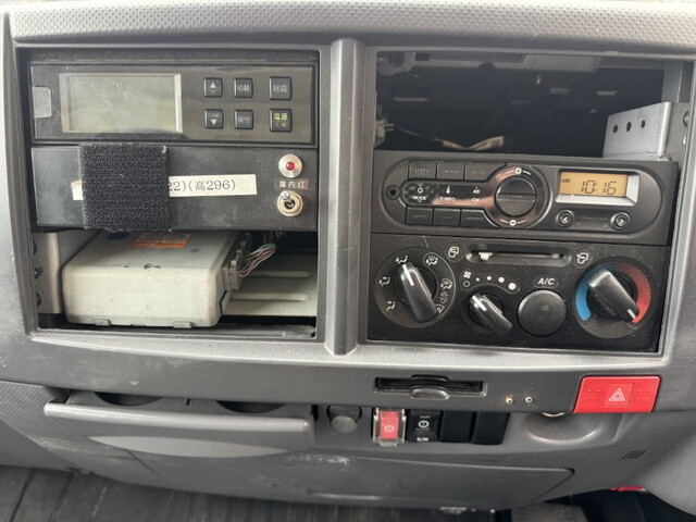 いすゞエルフ冷凍車（冷蔵車）小型（2t・3t）[写真11]