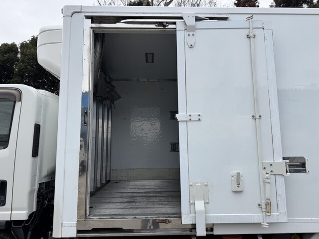 いすゞエルフ冷凍車（冷蔵車）小型（2t・3t）[写真14]