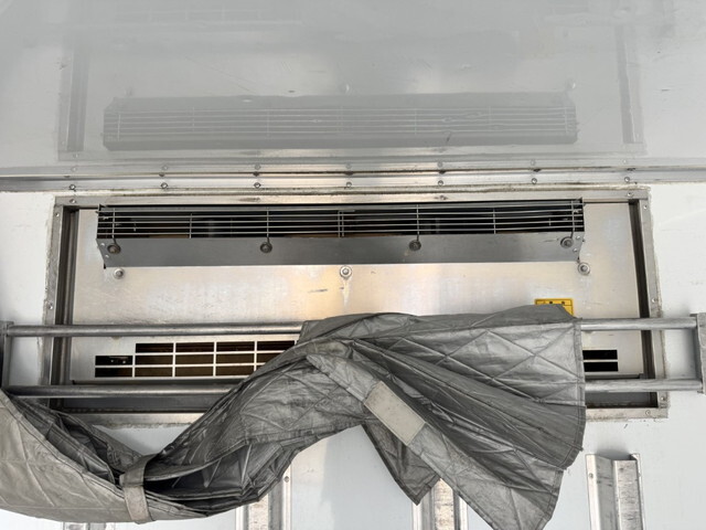 いすゞエルフ冷凍車（冷蔵車）小型（2t・3t）[写真17]