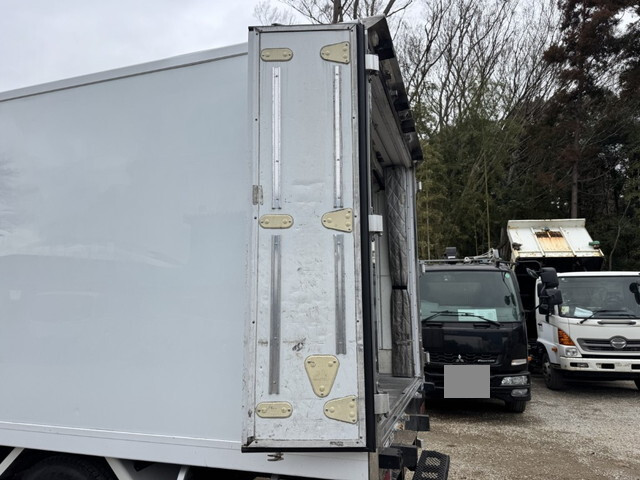 いすゞエルフ冷凍車（冷蔵車）小型（2t・3t）[写真19]