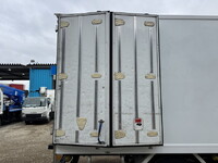 いすゞエルフ冷凍車（冷蔵車）小型（2t・3t）[写真21]