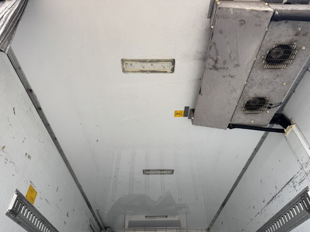 いすゞエルフ冷凍車（冷蔵車）小型（2t・3t）[写真21]