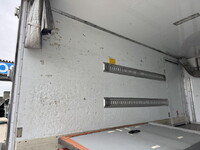 いすゞエルフ冷凍車（冷蔵車）小型（2t・3t）[写真24]