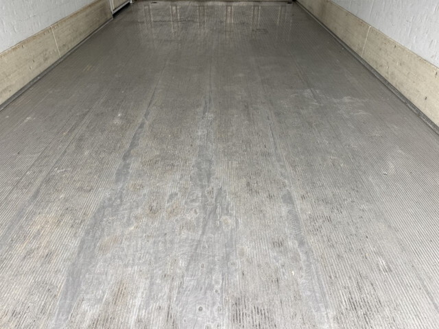 いすゞエルフ冷凍車（冷蔵車）小型（2t・3t）[写真24]