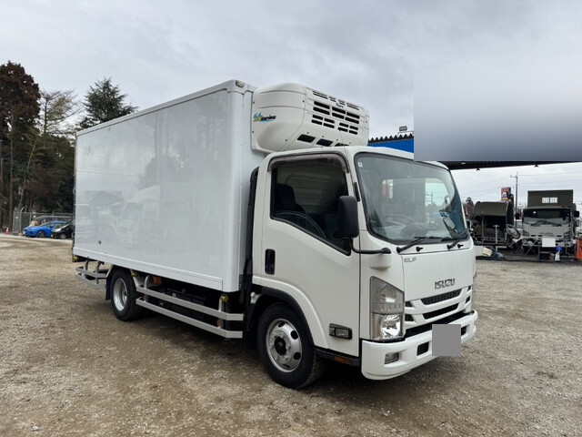 いすゞエルフ冷凍車（冷蔵車）小型（2t・3t）[写真03]