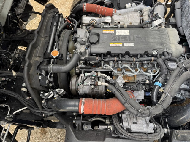 いすゞエルフ冷凍車（冷蔵車）小型（2t・3t）[写真33]