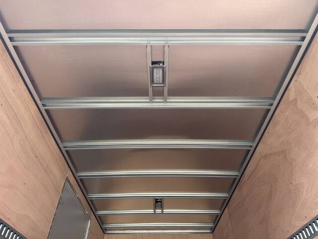 日野デュトロアルミバン小型（2t・3t）[写真11]