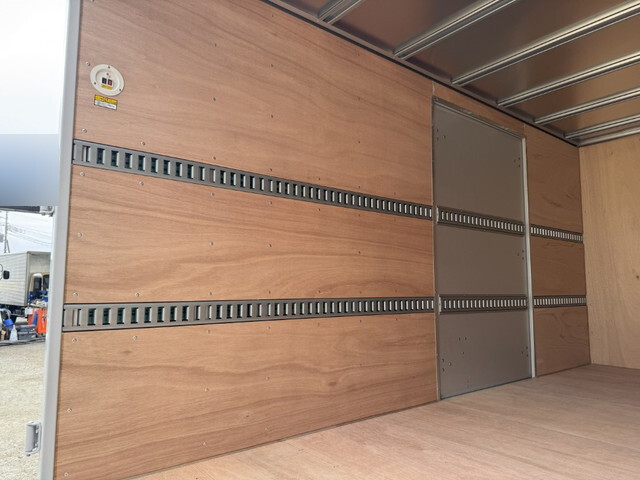 日野デュトロアルミバン小型（2t・3t）[写真15]