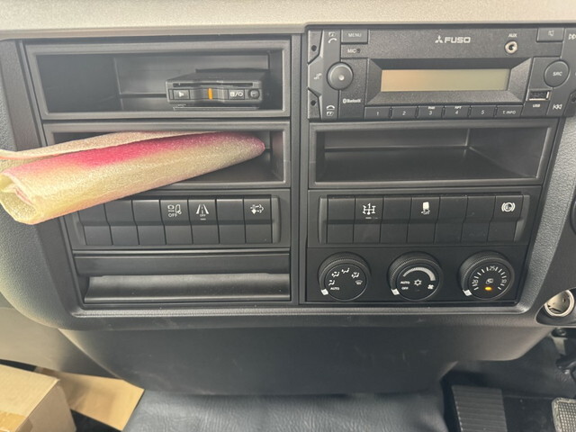 三菱ふそうファイターコンテナ専用車中型（4t）[写真14]