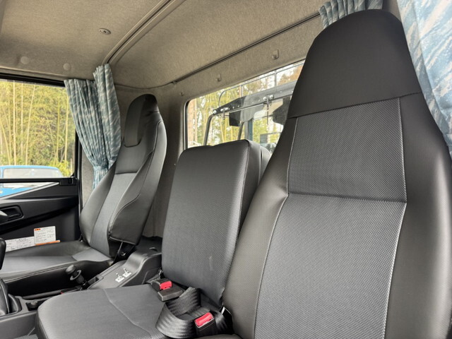 三菱ふそうファイターコンテナ専用車中型（4t）[写真20]