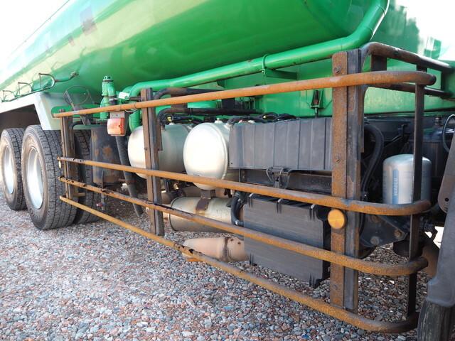 いすゞギガバキュームカー大型（10t）[写真10]