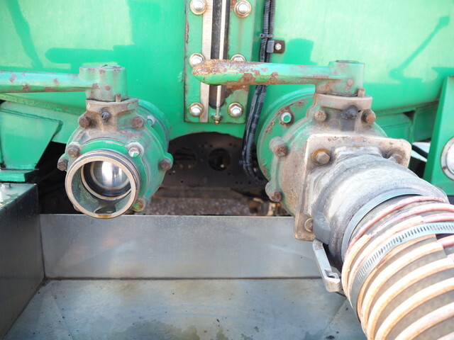 いすゞギガバキュームカー大型（10t）[写真20]