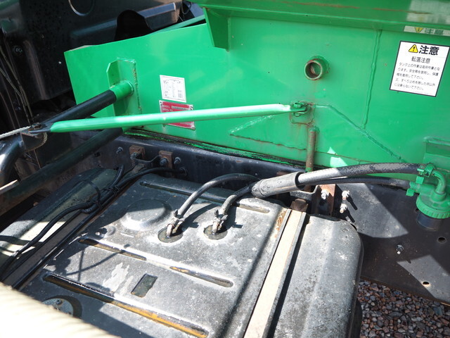 いすゞギガバキュームカー大型（10t）[写真26]