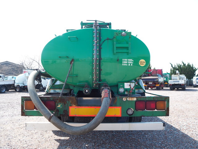 いすゞギガバキュームカー大型（10t）[写真06]