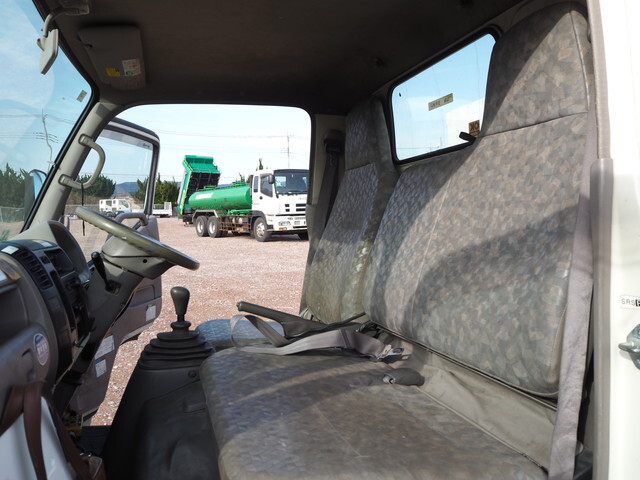 日野デュトロコンテナ専用車小型（2t・3t）[写真32]