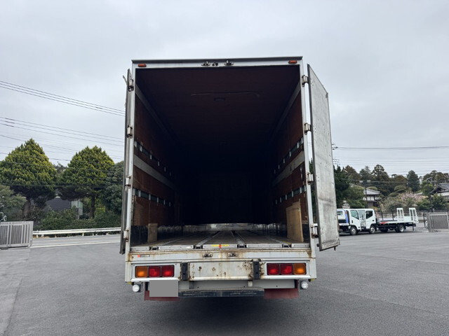 いすゞフォワードアルミバン中型（4t）[写真13]