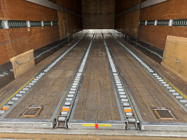 いすゞフォワードアルミバン中型（4t）[写真14]