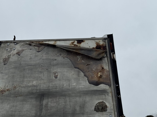 いすゞフォワードアルミバン中型（4t）[写真16]