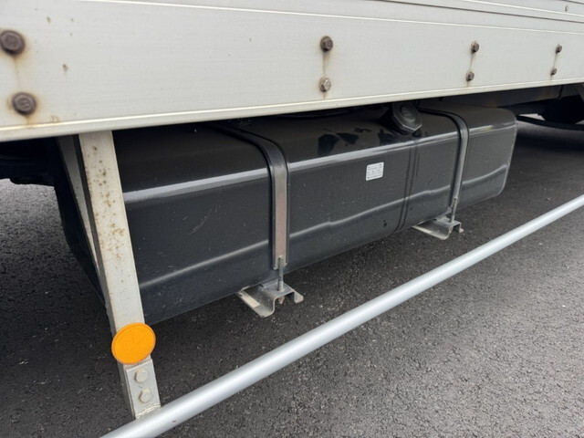 いすゞフォワードアルミバン中型（4t）[写真24]