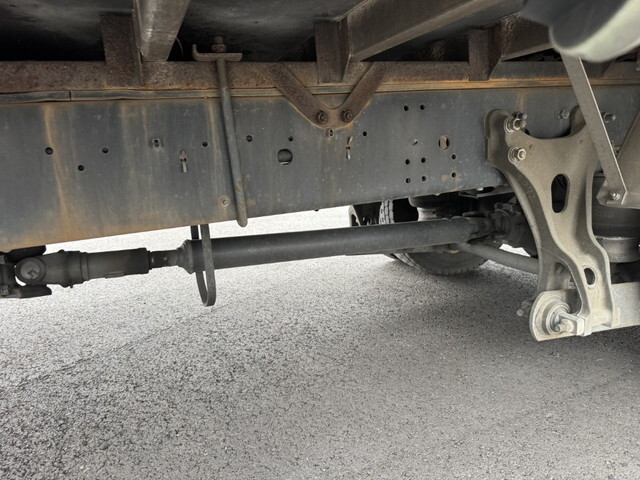 いすゞフォワードアルミバン中型（4t）[写真25]