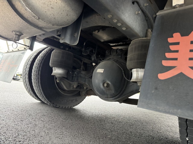 いすゞフォワードアルミバン中型（4t）[写真27]