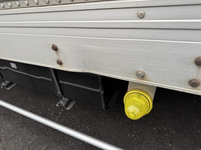 いすゞフォワードアルミバン中型（4t）[写真30]