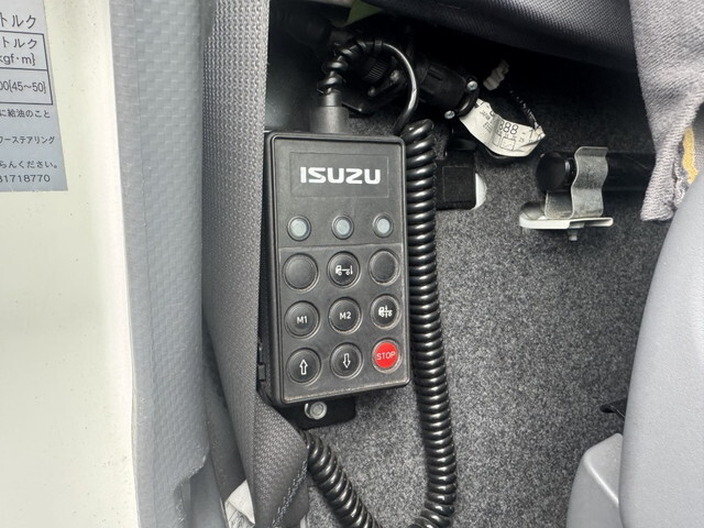 いすゞフォワードアルミバン中型（4t）[写真06]