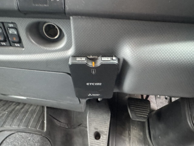 いすゞフォワードアルミバン中型（4t）[写真07]