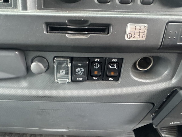 いすゞフォワードアルミバン中型（4t）[写真08]