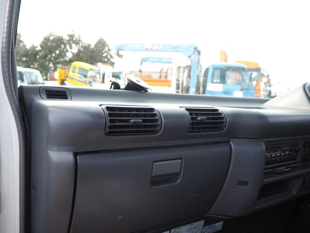 いすゞエルフタンク車（タンクローリー）小型（2t・3t）[写真30]