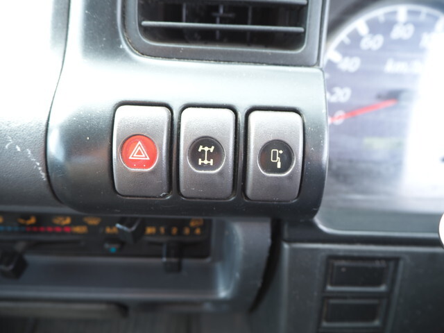 いすゞエルフタンク車（タンクローリー）小型（2t・3t）[写真37]