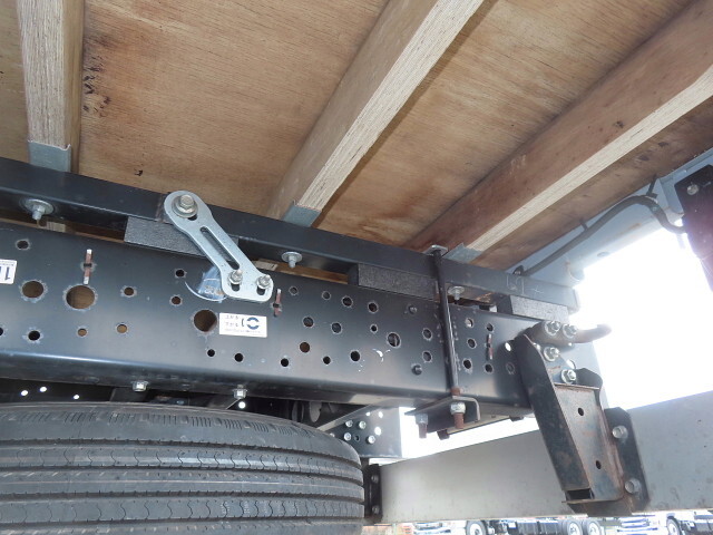 いすゞエルフアルミブロック小型（2t・3t）[写真10]