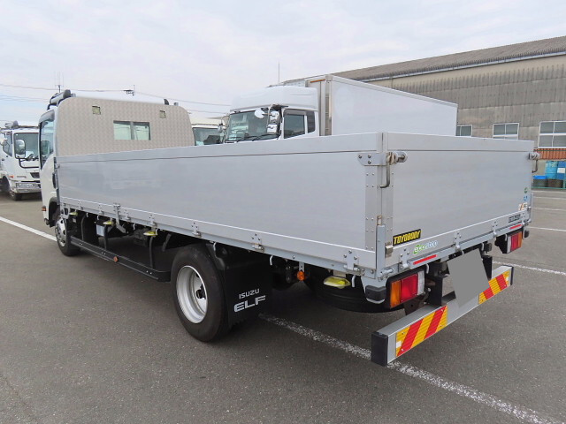 いすゞエルフアルミブロック小型（2t・3t）[写真02]