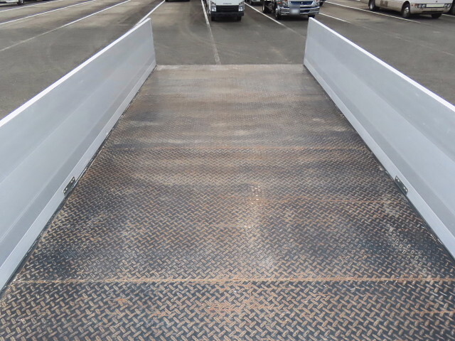 いすゞエルフアルミブロック小型（2t・3t）[写真28]