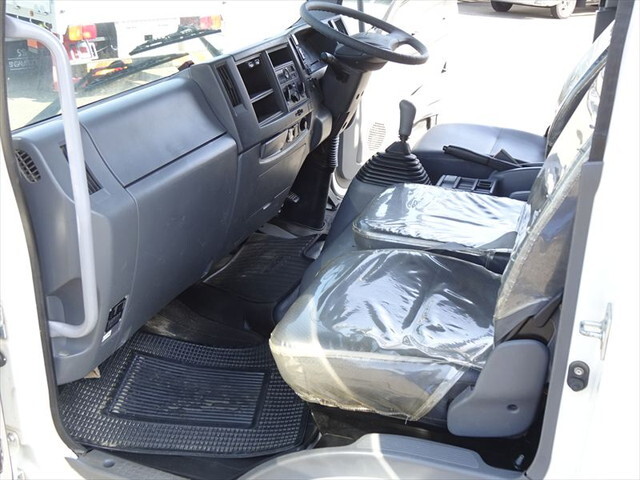 いすゞフォワード深ダンプ（土砂禁ダンプ）中型（4t）[写真28]