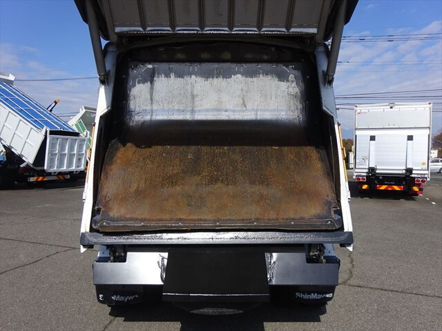 日野レンジャーパッカー車（塵芥車）中型（4t）[写真17]