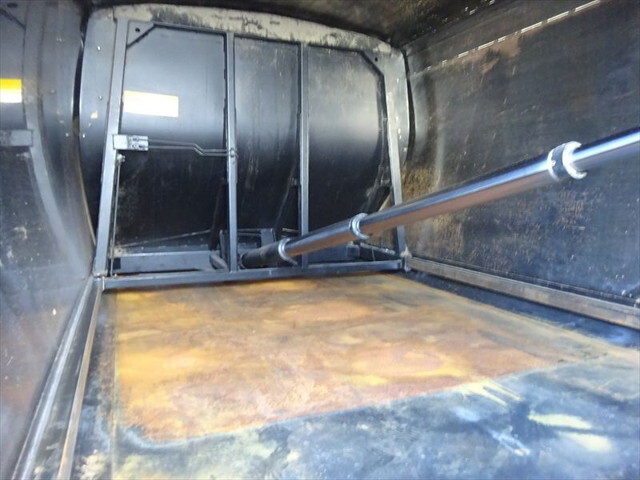 日野レンジャーパッカー車（塵芥車）中型（4t）[写真18]