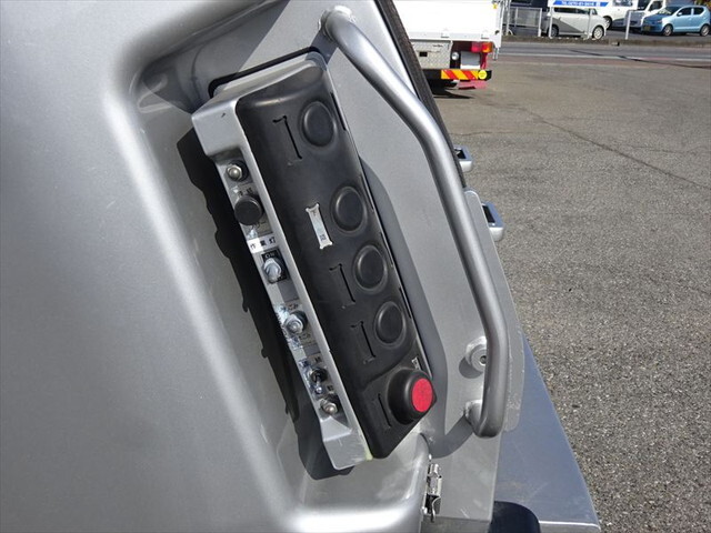 日野レンジャーパッカー車（塵芥車）中型（4t）[写真19]