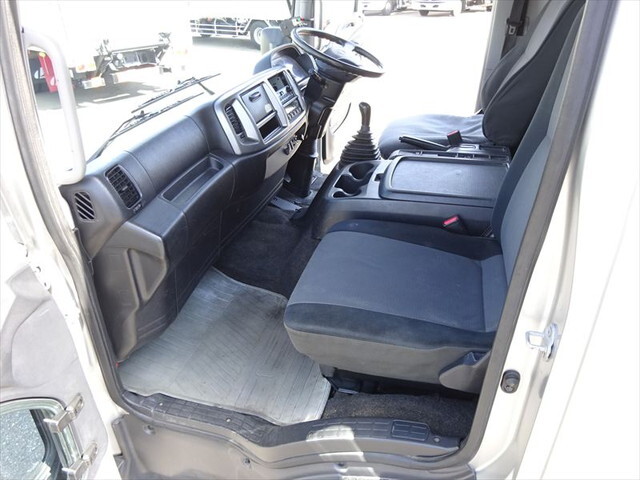 日野レンジャーパッカー車（塵芥車）中型（4t）[写真33]