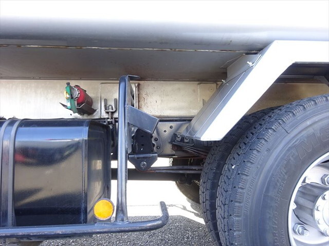 日野レンジャーパッカー車（塵芥車）中型（4t）[写真05]