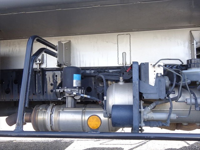 日野レンジャーパッカー車（塵芥車）中型（4t）[写真07]