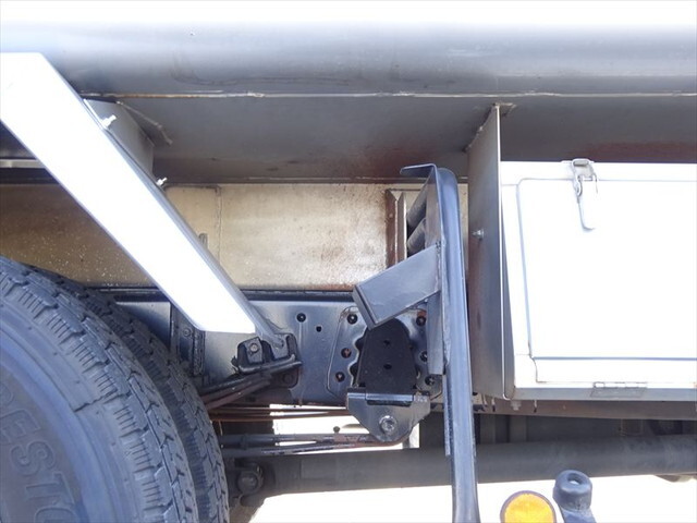 日野レンジャーパッカー車（塵芥車）中型（4t）[写真08]