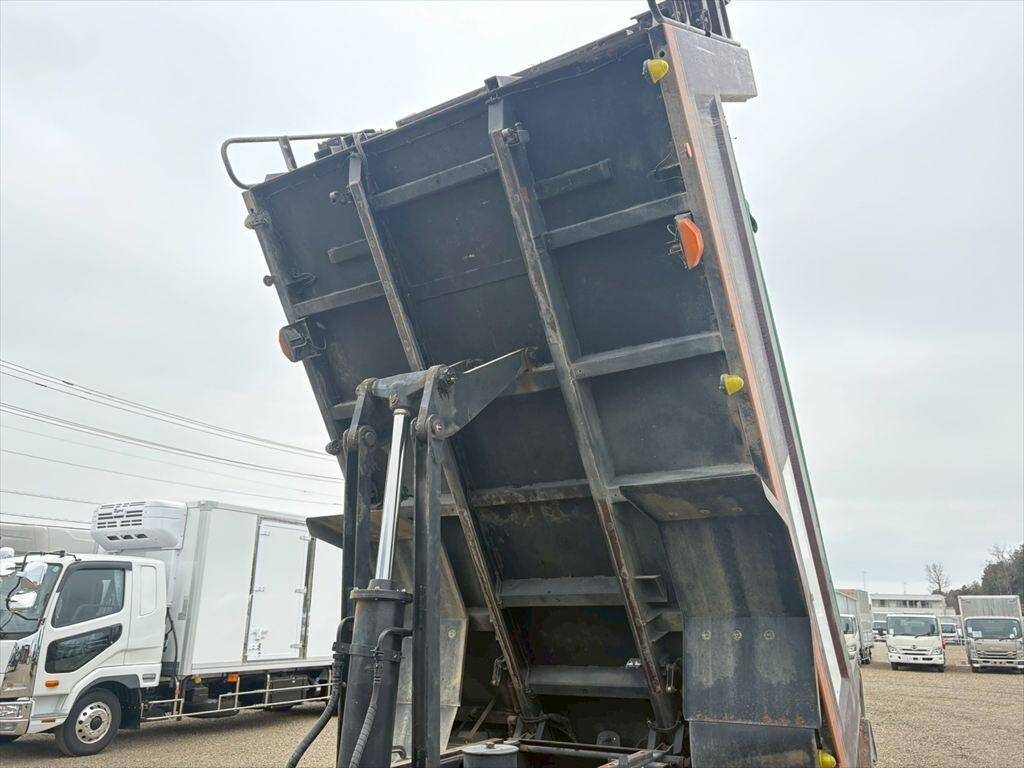 日野レンジャーダンプ増トン（6t・8t）[写真10]