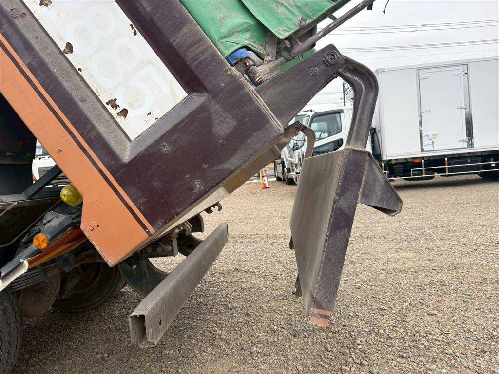 日野レンジャーダンプ増トン（6t・8t）[写真09]