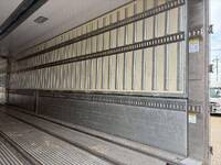 日野プロフィア冷蔵冷凍ウイング大型（10t）[写真11]