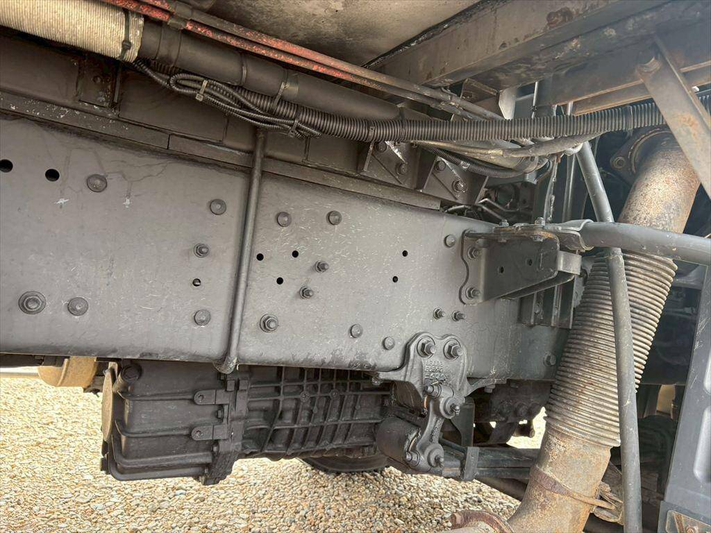 日野プロフィア冷蔵冷凍ウイング大型（10t）[写真16]