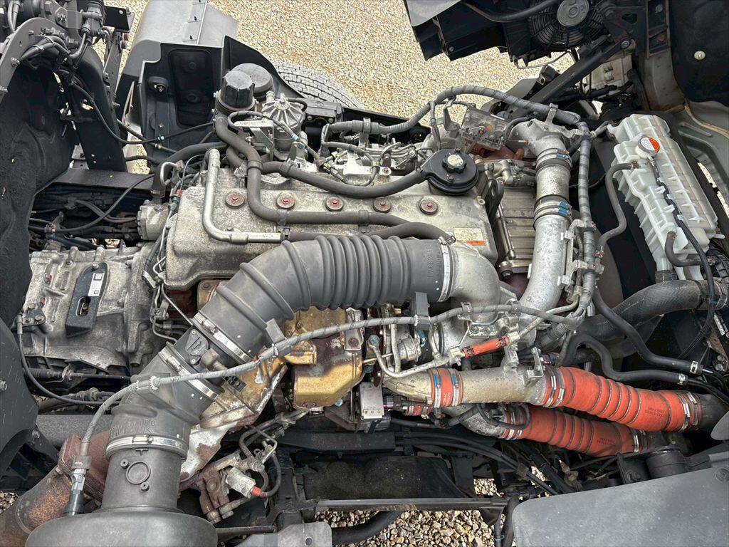 日野プロフィア冷蔵冷凍ウイング大型（10t）[写真19]