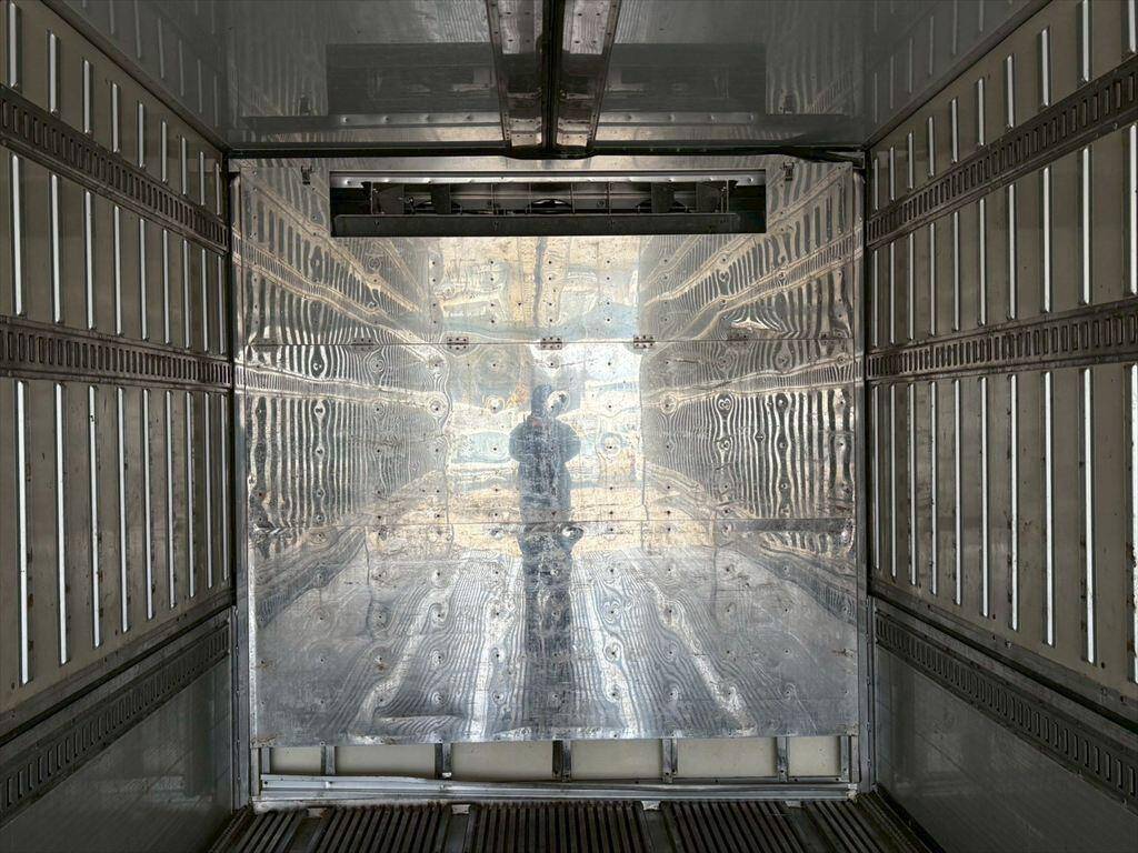 日野プロフィア冷蔵冷凍ウイング大型（10t）[写真07]