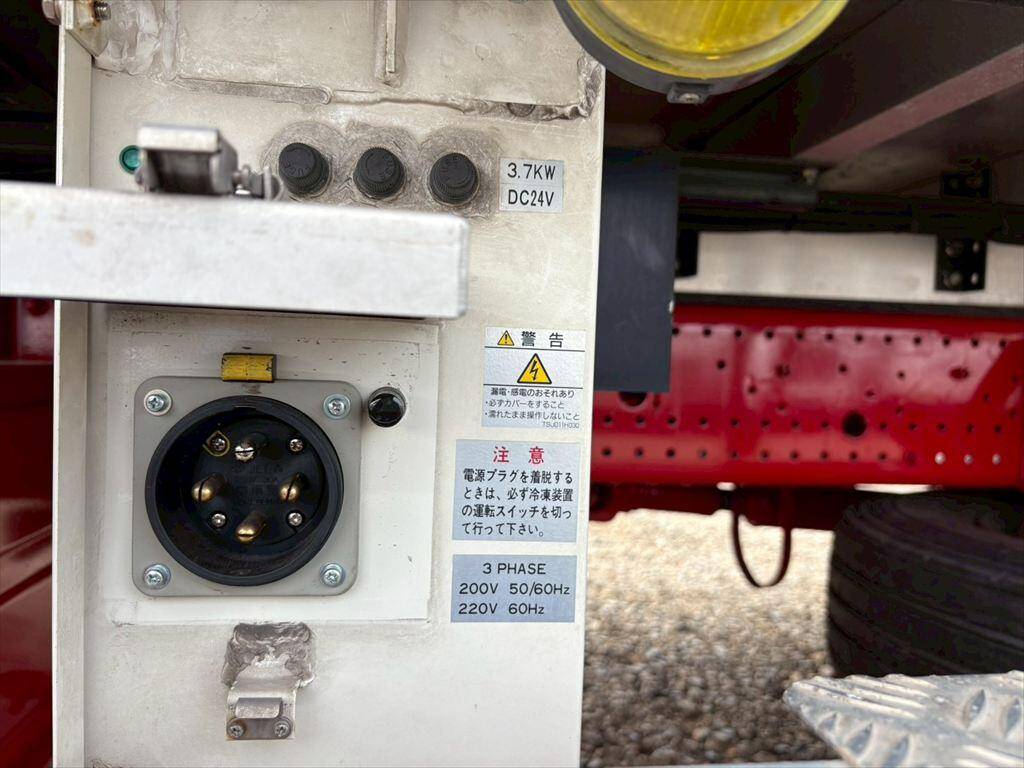 いすゞフォワード冷凍車（冷蔵車）増トン（6t・8t）[写真13]