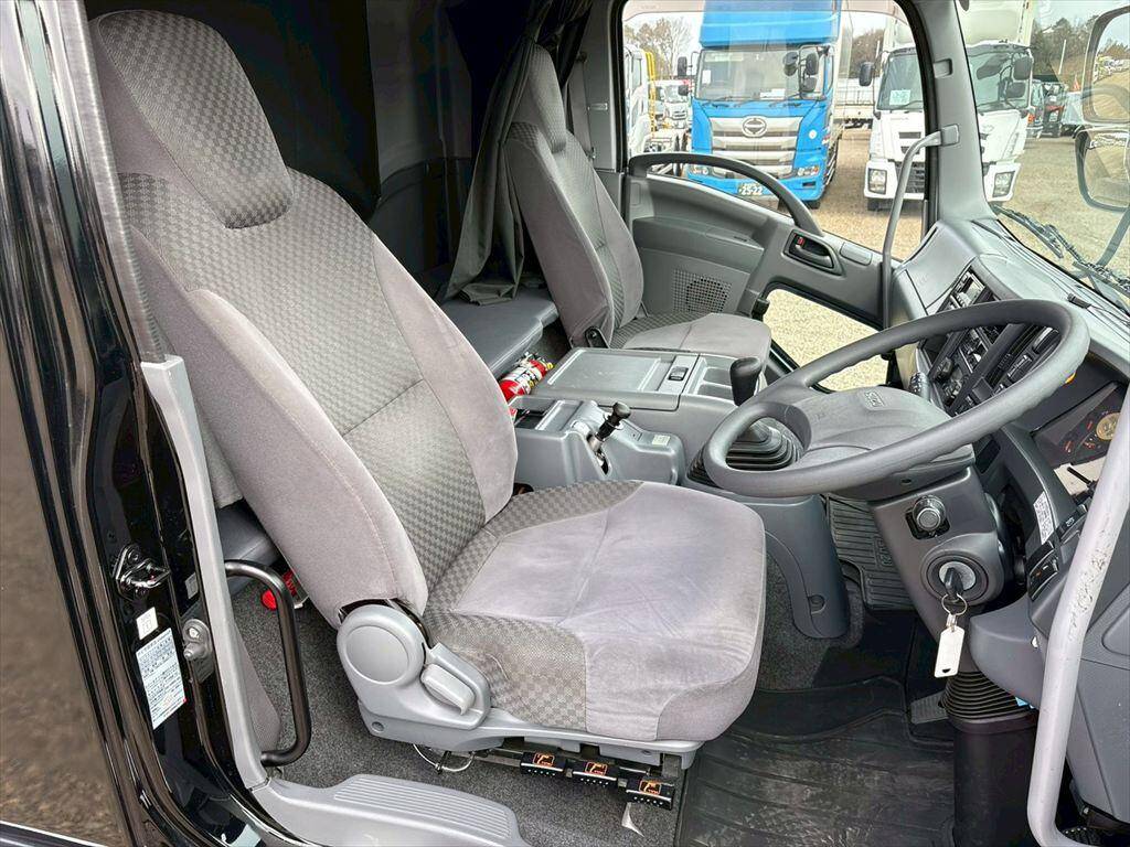 いすゞフォワード冷凍車（冷蔵車）増トン（6t・8t）[写真19]